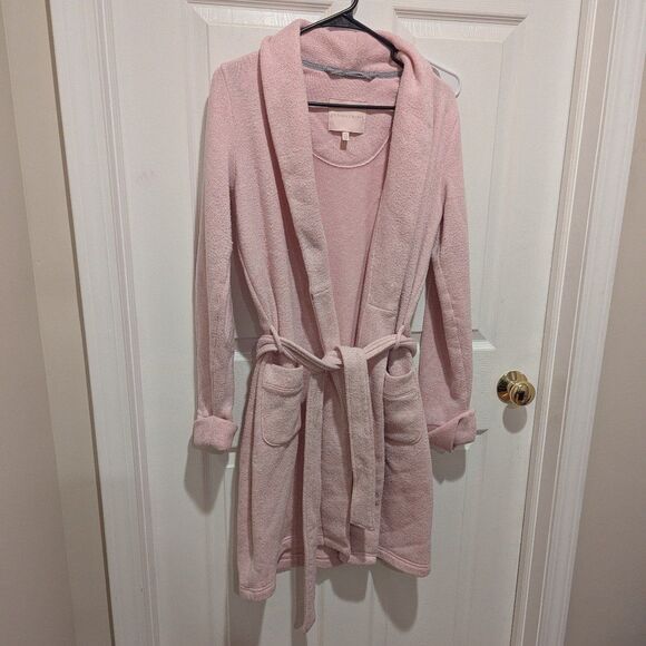 Victoria's Secret Small Pink Short Bathrobe with Belt - Picture 3 of 11